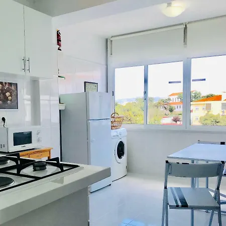 1-4 Guests, Estoril - Cascais Beach & Town Holidays Appartement Estoril